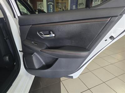 2025 Nissan Sentra SR 4DR SEDAN   - Photo 15 - Hamilton, OH 45015