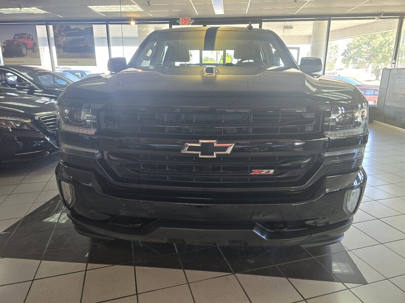 2017 Chevrolet Silverado 1500 LTZ CREW CAB 4X4/Z71/V8 - Photo 2 - Hamilton, OH 45015