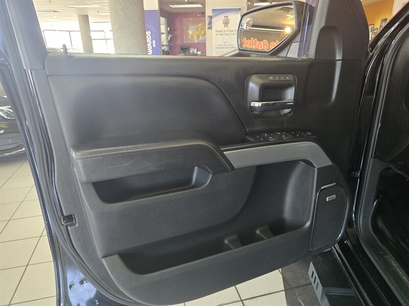 2017 Chevrolet Silverado 1500 LTZ CREW CAB 4X4/Z71/V8 - Photo 7 - Hamilton, OH 45015
