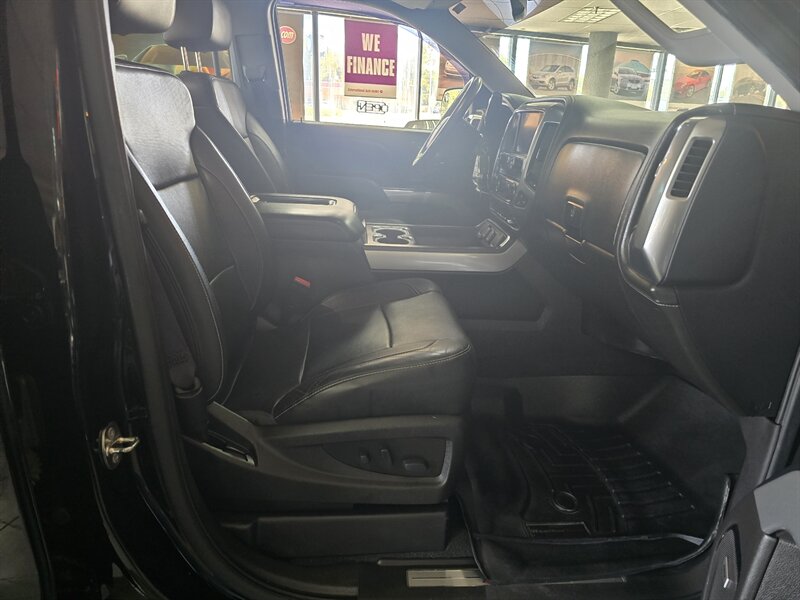 2017 Chevrolet Silverado 1500 LTZ CREW CAB 4X4/Z71/V8 - Photo 14 - Hamilton, OH 45015