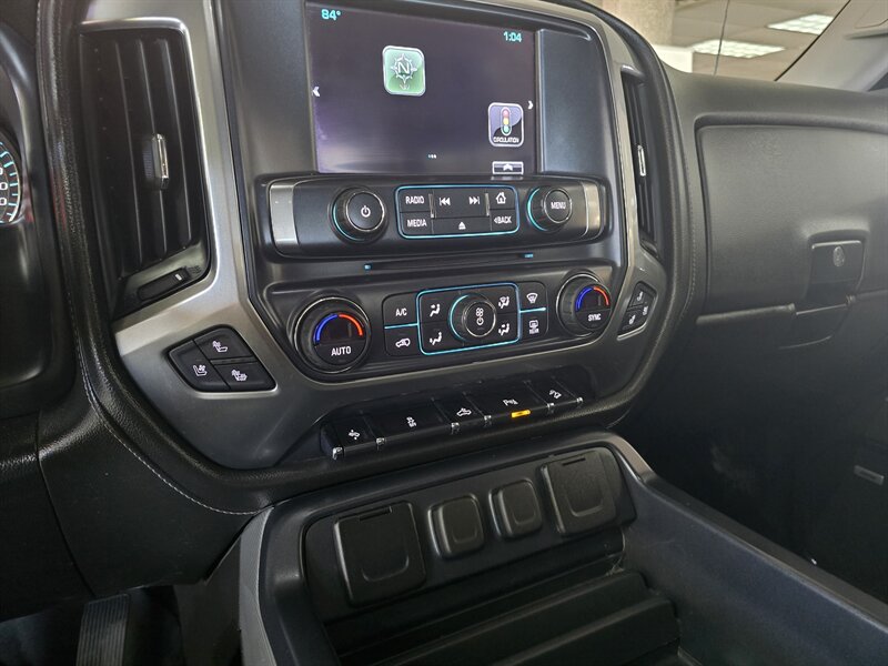 2017 Chevrolet Silverado 1500 LTZ CREW CAB 4X4/Z71/V8 - Photo 21 - Hamilton, OH 45015