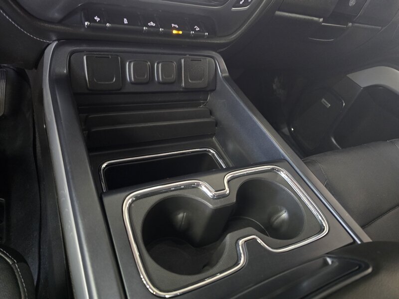 2017 Chevrolet Silverado 1500 LTZ CREW CAB 4X4/Z71/V8 - Photo 24 - Hamilton, OH 45015