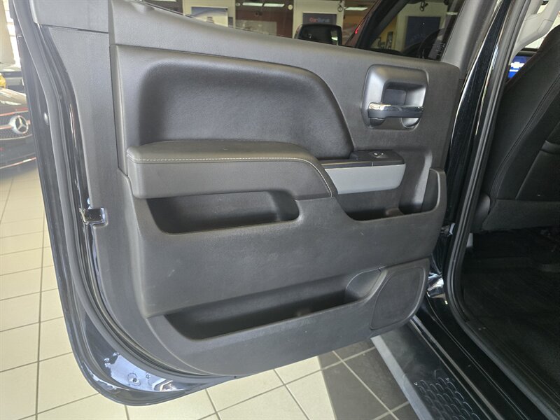 2017 Chevrolet Silverado 1500 LTZ CREW CAB 4X4/Z71/V8 - Photo 10 - Hamilton, OH 45015