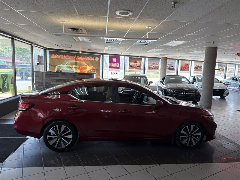 2020 Nissan Sentra SV - Photo 5 - Hamilton, OH 45015