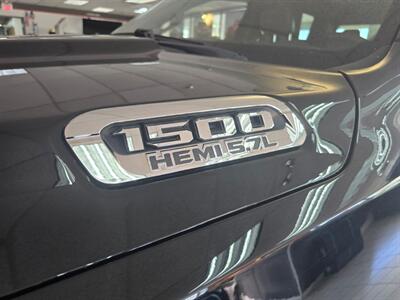2020 RAM 1500 Laramie Longhorn 4DR CREW CAB/V8   - Photo 39 - Hamilton, OH 45015