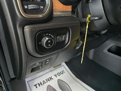 2020 RAM 1500 Laramie Longhorn 4DR CREW CAB/V8   - Photo 19 - Hamilton, OH 45015