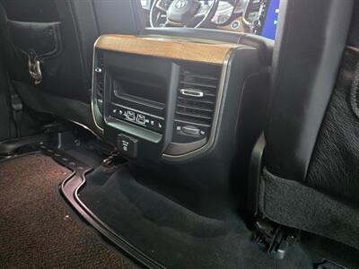 2020 RAM 1500 Laramie Longhorn 4DR CREW CAB/V8   - Photo 20 - Hamilton, OH 45015