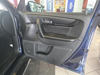 2016 Chevrolet Traverse LT 4DR SUV w/2LT   - Photo 14 - Hamilton, OH 45015