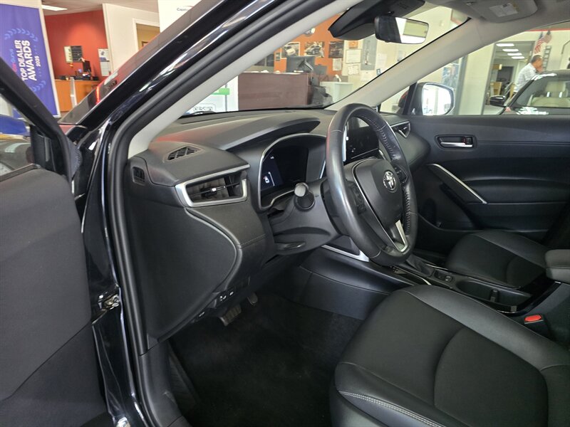 2023 Toyota Corolla Cross XLE - Photo 8 - Hamilton, OH 45015