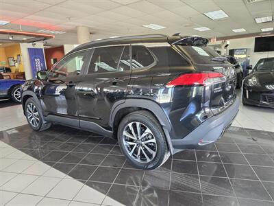 2023 Toyota Corolla Cross XLE - Photo 6 - Hamilton, OH 45015