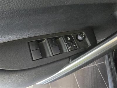 2023 Toyota Corolla Cross XLE - Photo 18 - Hamilton, OH 45015
