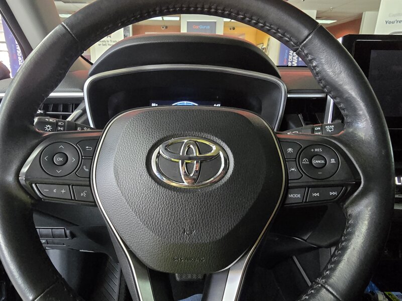 2023 Toyota Corolla Cross XLE - Photo 24 - Hamilton, OH 45015