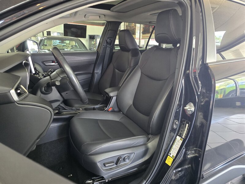 2023 Toyota Corolla Cross XLE - Photo 10 - Hamilton, OH 45015