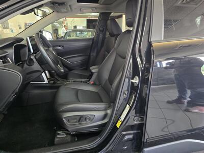 2023 Toyota Corolla Cross XLE - Photo 9 - Hamilton, OH 45015