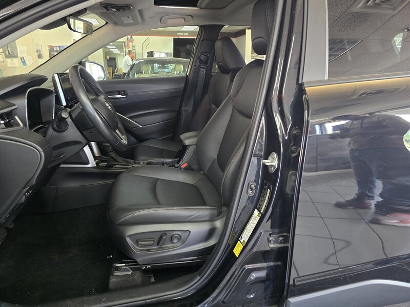 2023 Toyota Corolla Cross XLE - Photo 9 - Hamilton, OH 45015