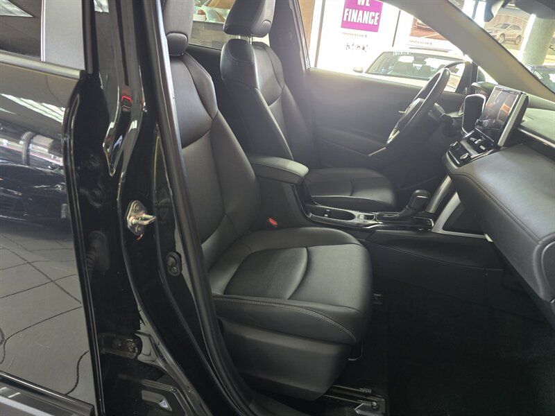 2023 Toyota Corolla Cross XLE - Photo 15 - Hamilton, OH 45015