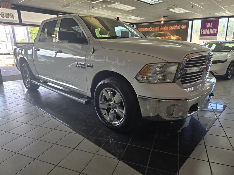 2015 RAM 1500 Big Horn - Photo 3 - Hamilton, OH 45015
