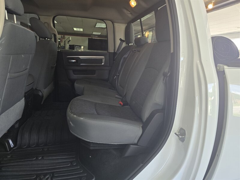 2015 RAM 1500 Big Horn - Photo 12 - Hamilton, OH 45015