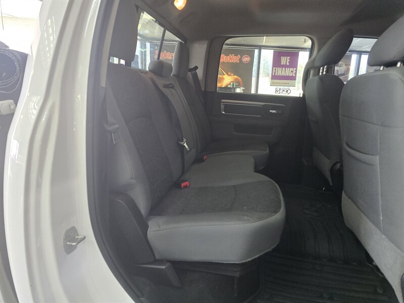 2015 RAM 1500 Big Horn - Photo 17 - Hamilton, OH 45015