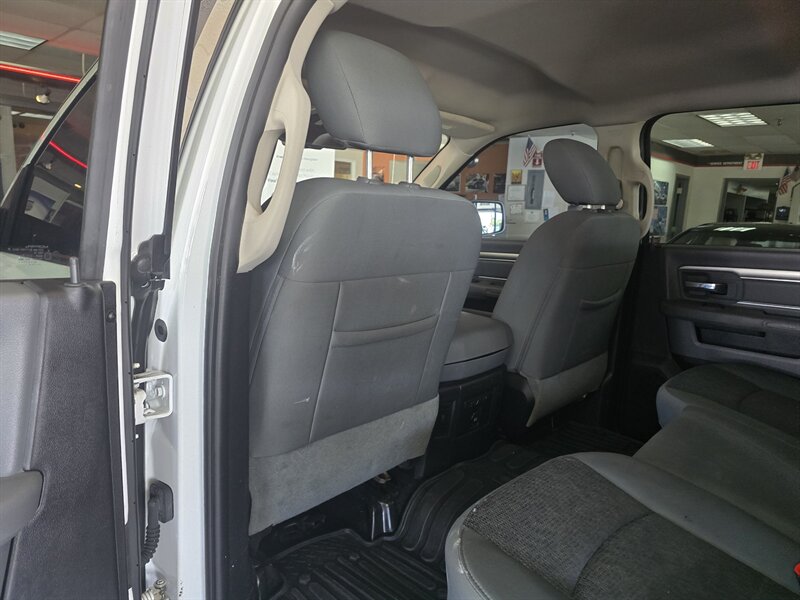 2015 RAM 1500 Big Horn - Photo 11 - Hamilton, OH 45015