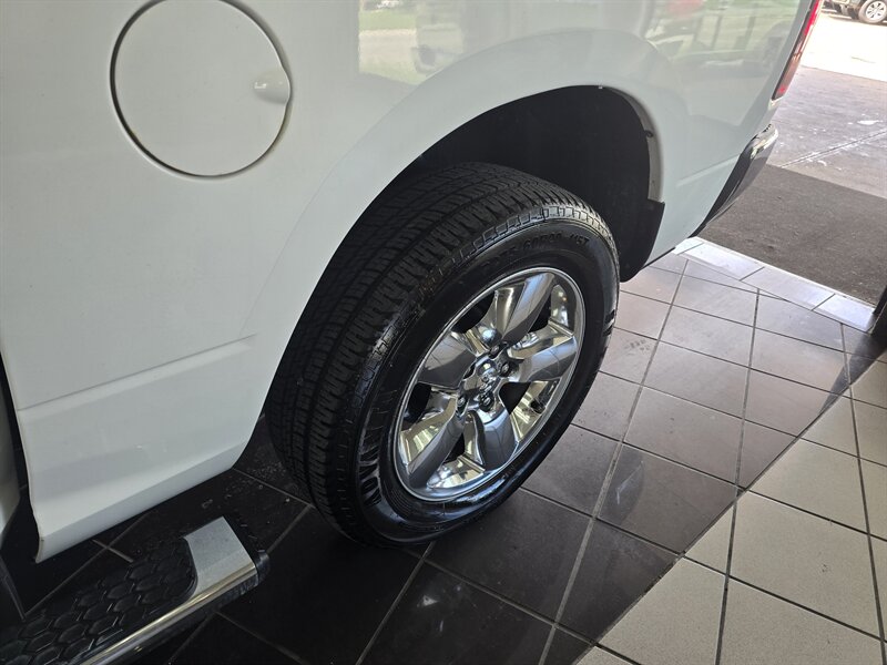 2015 RAM 1500 Big Horn - Photo 35 - Hamilton, OH 45015