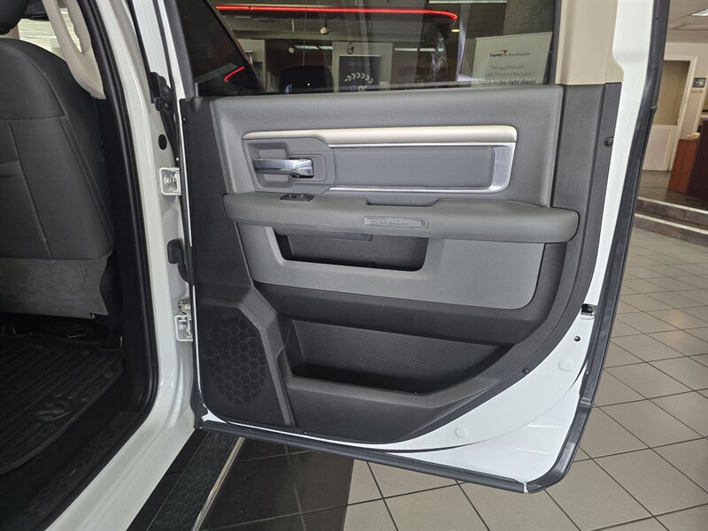 2015 RAM 1500 Big Horn - Photo 16 - Hamilton, OH 45015