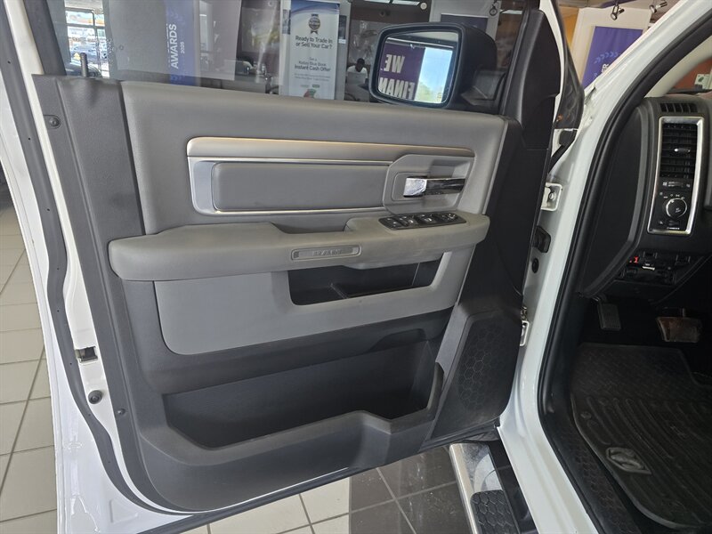 2015 RAM 1500 Big Horn - Photo 7 - Hamilton, OH 45015