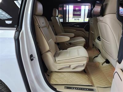 2022 Cadillac Escalade Premium Luxury   - Photo 20 - Hamilton, OH 45015