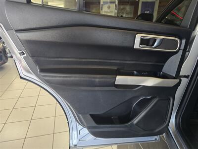 2024 Ford Explorer XLT 4DR SUV AWD   - Photo 10 - Hamilton, OH 45015