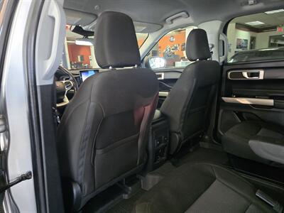 2024 Ford Explorer XLT 4DR SUV AWD   - Photo 11 - Hamilton, OH 45015