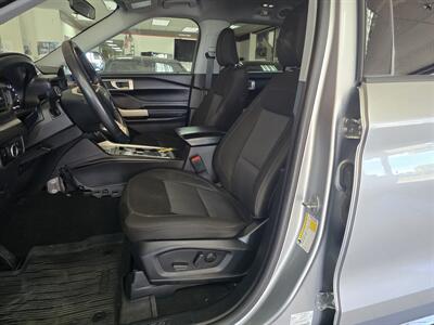 2024 Ford Explorer XLT 4DR SUV AWD   - Photo 9 - Hamilton, OH 45015