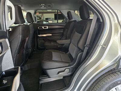 2024 Ford Explorer XLT 4DR SUV AWD   - Photo 12 - Hamilton, OH 45015