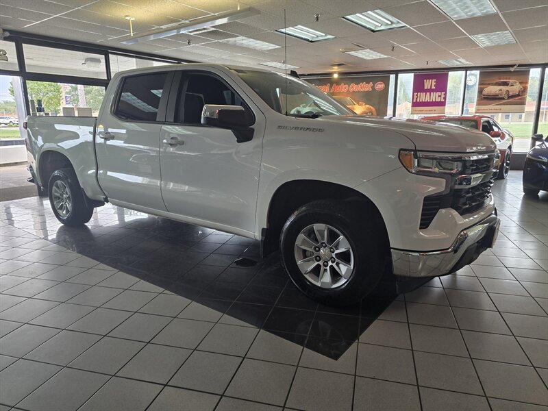 2025 Chevrolet Silverado 1500 LT-CREW CAB-V8 - Photo 3 - Hamilton, OH 45015