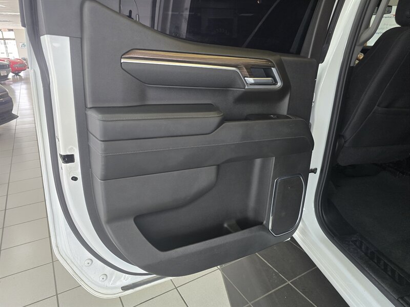 2025 Chevrolet Silverado 1500 LT-CREW CAB-V8 - Photo 11 - Hamilton, OH 45015