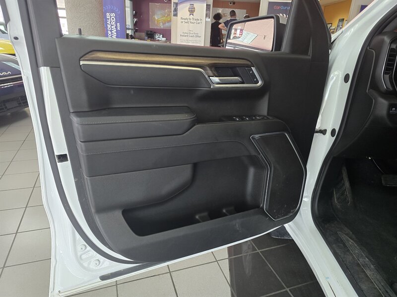 2025 Chevrolet Silverado 1500 LT-CREW CAB-V8 - Photo 8 - Hamilton, OH 45015