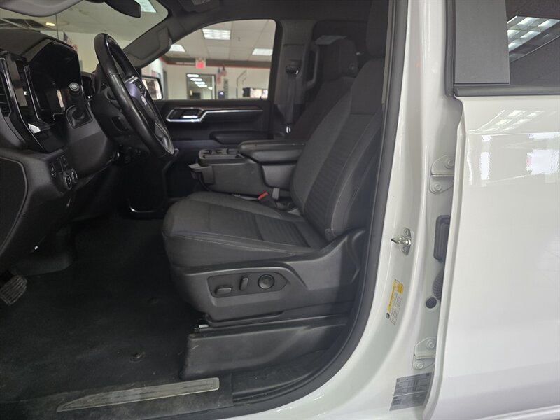 2025 Chevrolet Silverado 1500 LT-CREW CAB-V8 - Photo 10 - Hamilton, OH 45015