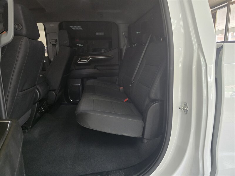 2025 Chevrolet Silverado 1500 LT-CREW CAB-V8 - Photo 13 - Hamilton, OH 45015