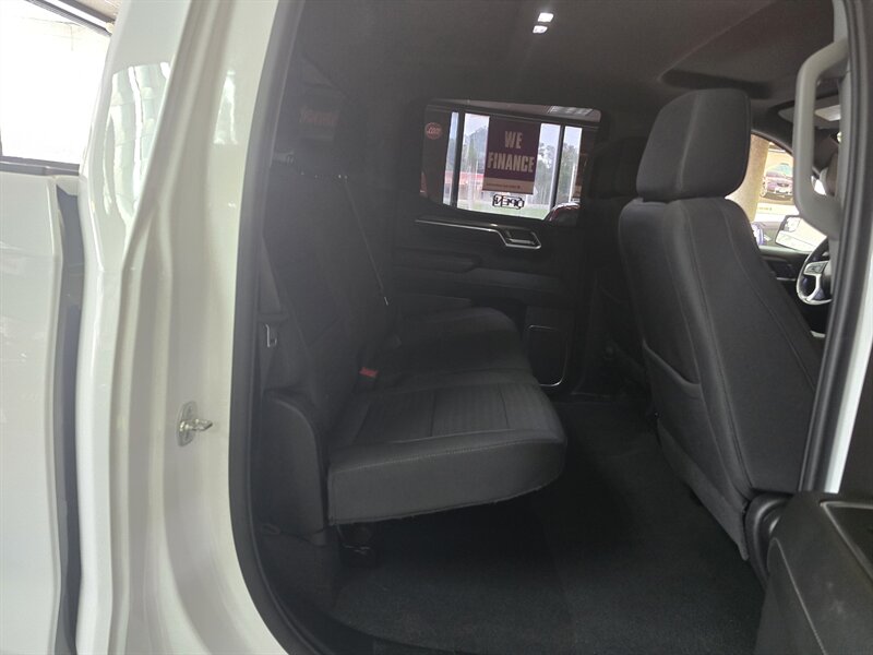 2025 Chevrolet Silverado 1500 LT-CREW CAB-V8 - Photo 18 - Hamilton, OH 45015