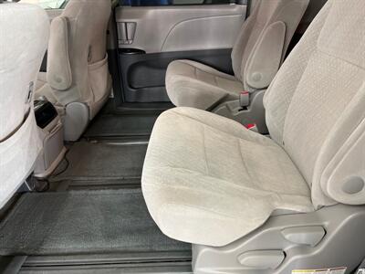 2017 Toyota Sienna LE 7-Passenger 4DR MINI-VAN AWD   - Photo 20 - Hamilton, OH 45015