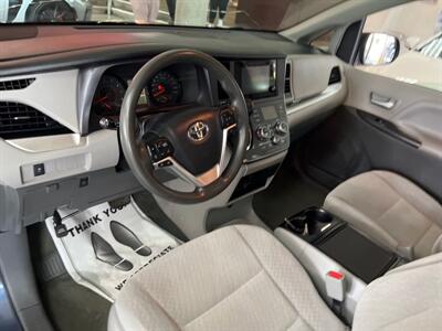 2017 Toyota Sienna LE 7-Passenger 4DR MINI-VAN AWD   - Photo 11 - Hamilton, OH 45015