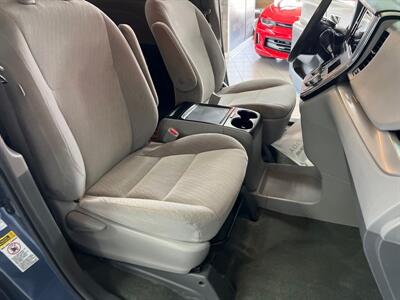 2017 Toyota Sienna LE 7-Passenger 4DR MINI-VAN AWD   - Photo 26 - Hamilton, OH 45015