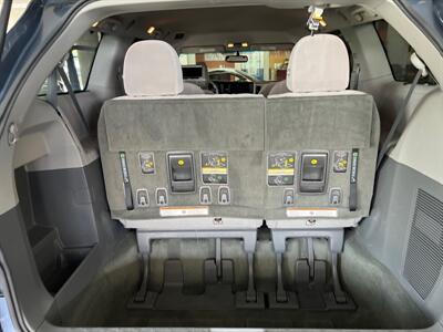 2017 Toyota Sienna LE 7-Passenger 4DR MINI-VAN AWD   - Photo 28 - Hamilton, OH 45015