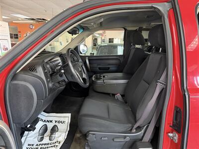 2010 Chevrolet Silverado 1500 LT 4DR EXTENDED CAB - Photo 9 - Hamilton, OH 45015