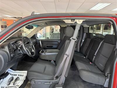 2010 Chevrolet Silverado 1500 LT 4DR EXTENDED CAB - Photo 10 - Hamilton, OH 45015