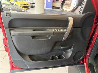 2010 Chevrolet Silverado 1500 LT 4DR EXTENDED CAB - Photo 16 - Hamilton, OH 45015
