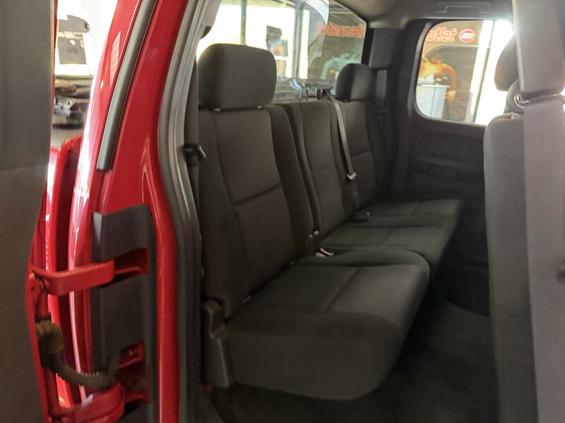 2010 Chevrolet Silverado 1500 LT 4DR EXTENDED CAB - Photo 23 - Hamilton, OH 45015