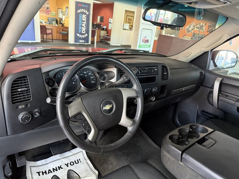 2010 Chevrolet Silverado 1500 LT 4DR EXTENDED CAB - Photo 11 - Hamilton, OH 45015