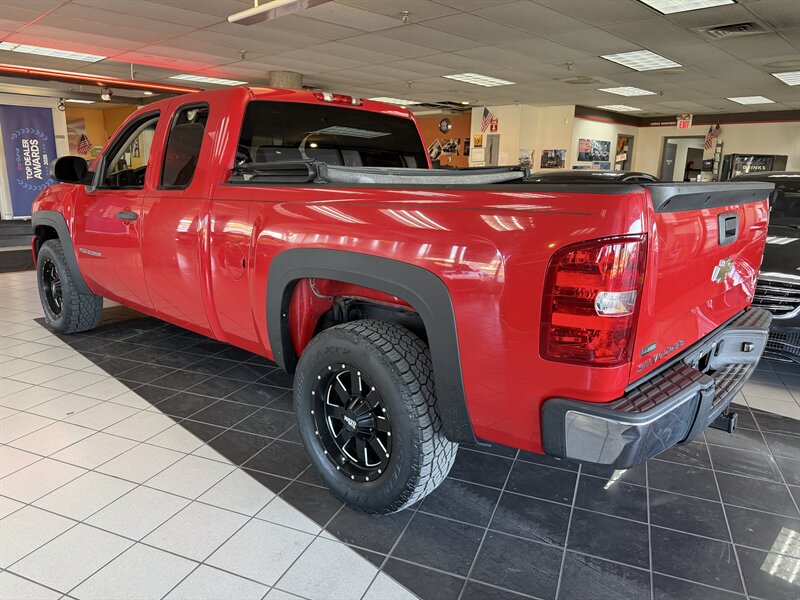 2010 Chevrolet Silverado 1500 LT 4DR EXTENDED CAB - Photo 7 - Hamilton, OH 45015