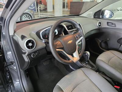 2019 Chevrolet Sonic LS Auto 4DR SEDAN   - Photo 8 - Hamilton, OH 45015