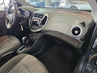 2019 Chevrolet Sonic LS Auto 4DR SEDAN   - Photo 13 - Hamilton, OH 45015